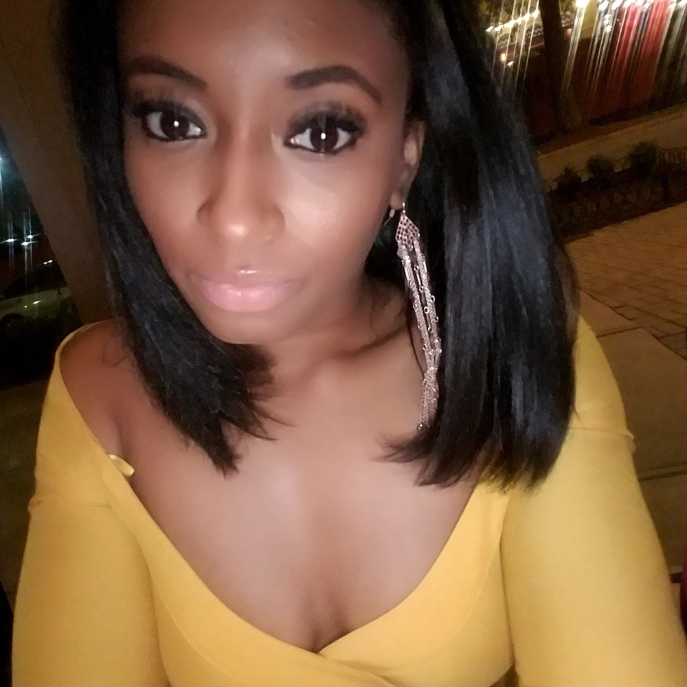 Meet your Posher, Janay